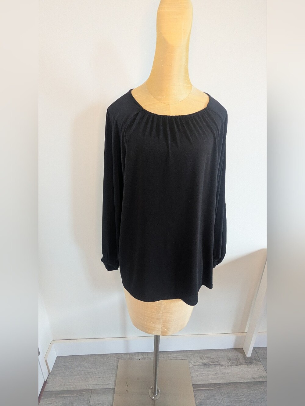 Banana Republic Black Gathered Neck Long Sleeve Blouse – Size M